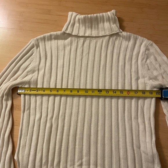 The Curated Ribbed Turtleneck in Ivory, L - Picture 4 of 7